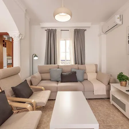 Casa Vacacional En Medina Playa Torrecilla * Nerja