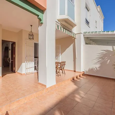 Casa Vacacional En Medina Playa Torrecilla * Nerja