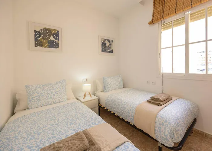 Casa Vacacional En Medina Playa Torrecilla Holiday home Nerja