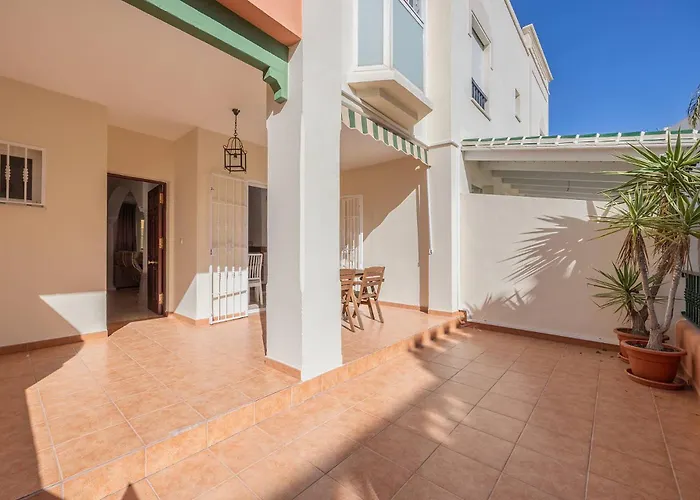 Casa Vacacional En Medina Playa Torrecilla * Nerja